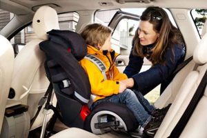 Cần phải sử dụng ghế ngồi ô tô trẻ em đến độ tuổi nào? 32