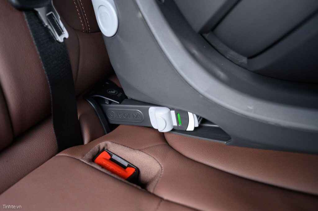 Hướng dẫn lắp ghế ngồi trên ô tô cho bé bằng isofix