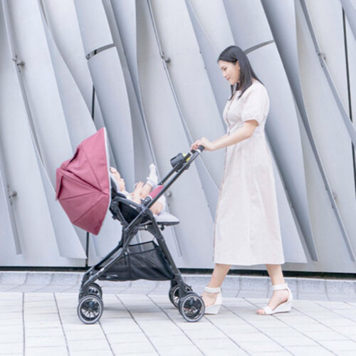 Xe đẩy trẻ em Combi Sugocal Light